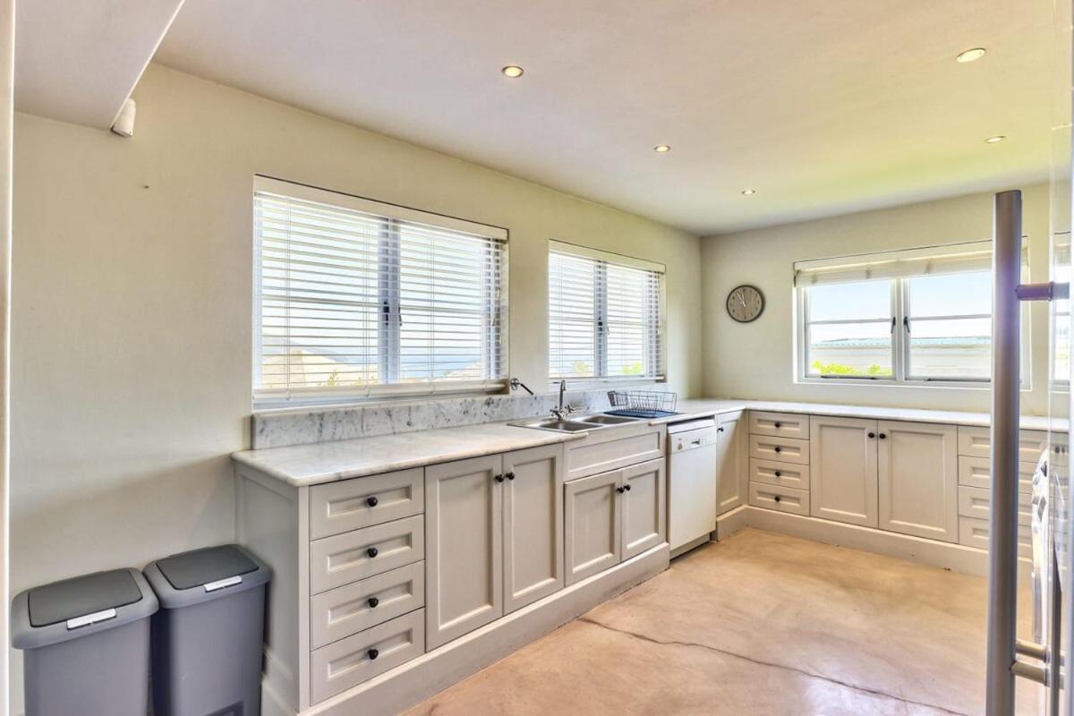 Lush Family Home In Prestigious Area Cape Town Bagian luar foto