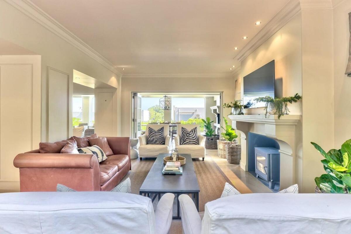 Lush Family Home In Prestigious Area Cape Town Bagian luar foto