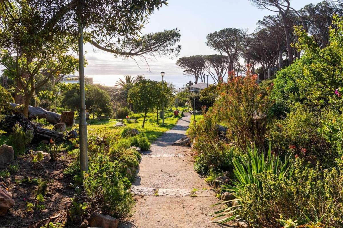 Lush Family Home In Prestigious Area Cape Town Bagian luar foto