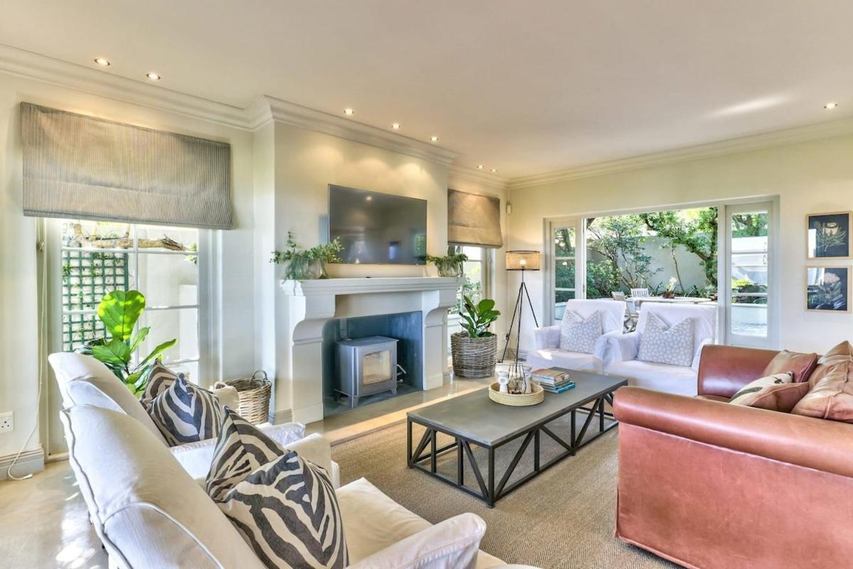 Lush Family Home In Prestigious Area Cape Town Bagian luar foto