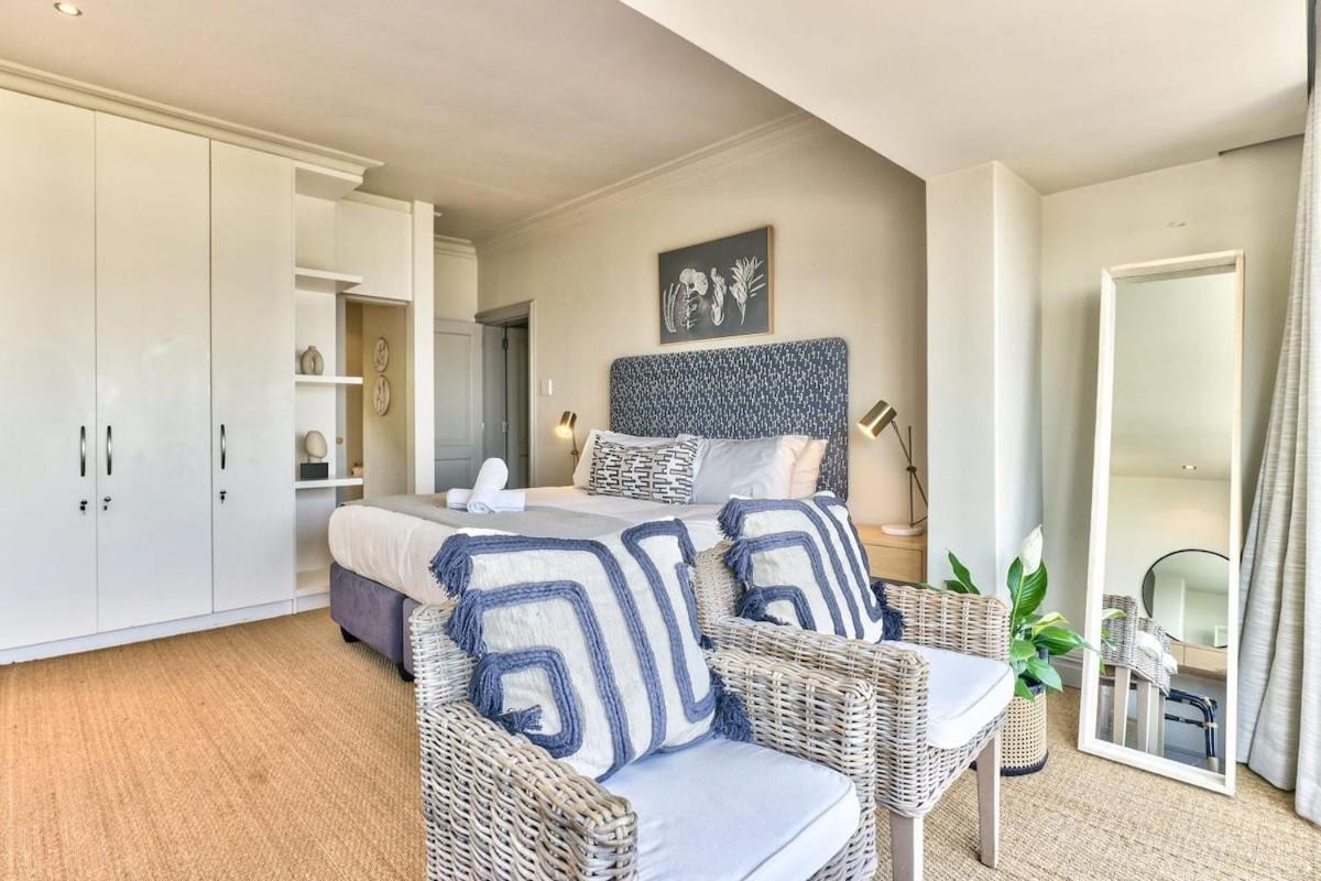 Lush Family Home In Prestigious Area Cape Town Bagian luar foto
