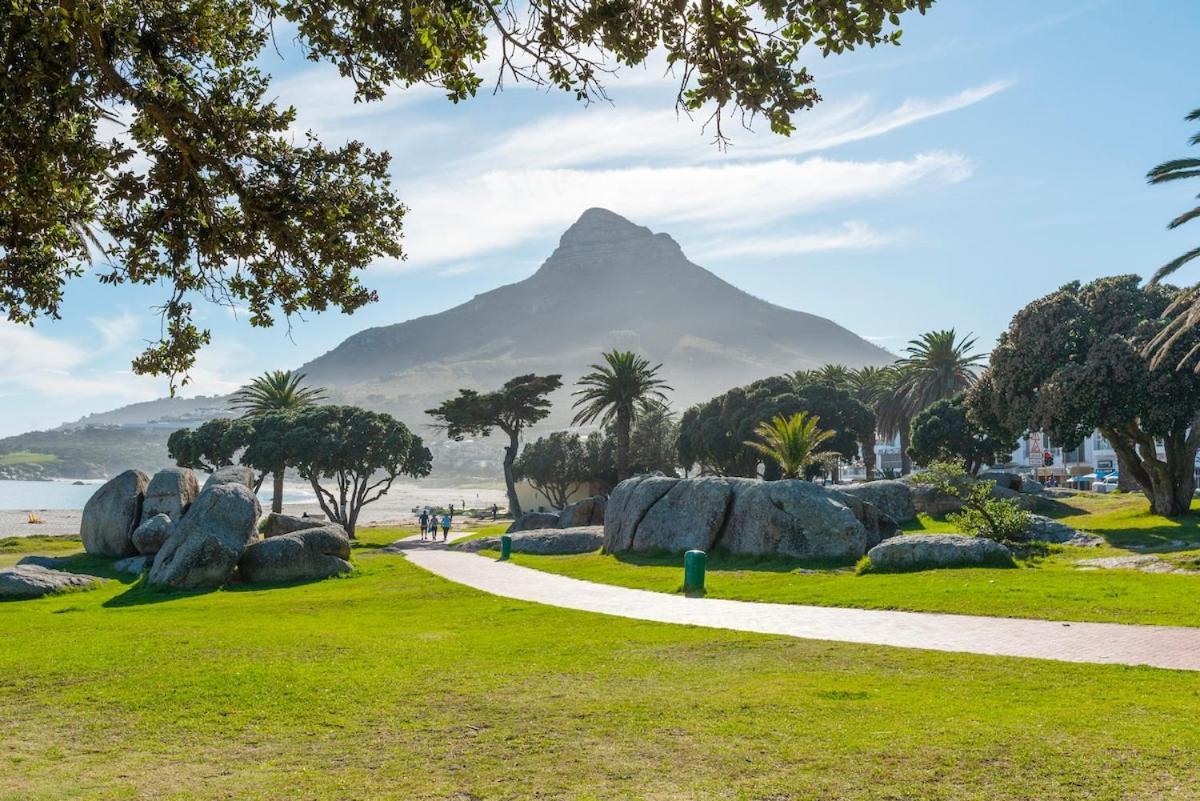 Lush Family Home In Prestigious Area Cape Town Bagian luar foto