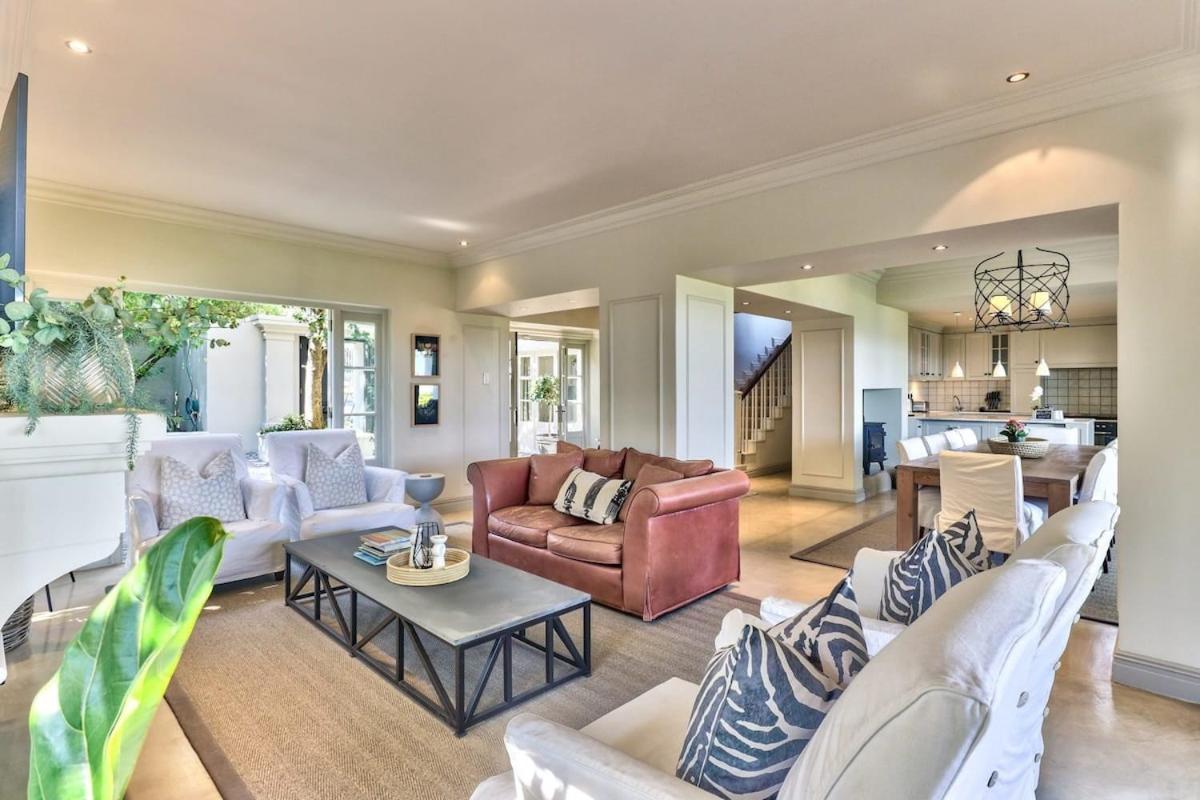 Lush Family Home In Prestigious Area Cape Town Bagian luar foto