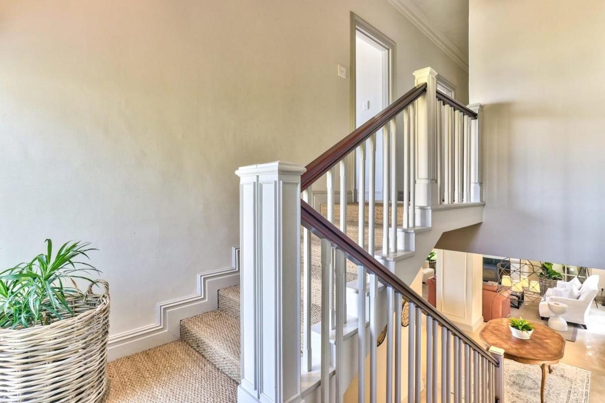 Lush Family Home In Prestigious Area Cape Town Bagian luar foto